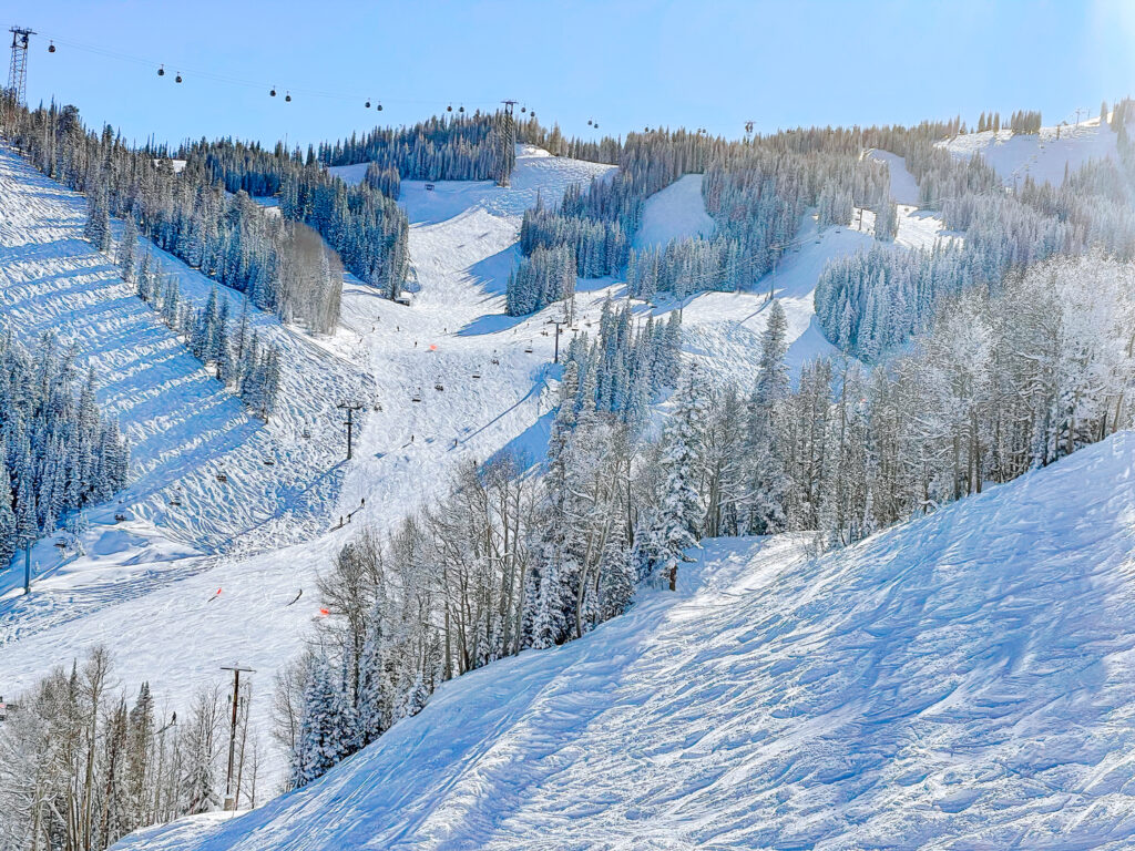 Your Travel Guide To Skiing in Aspen - The Mountain Travelist